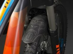 All-mountain-style ALL MOUNTAIN STYLE Forskærm – Abe -Cykel Salgsbutik AMAS Mud Guard Ape on a rally bike xweb 1024x1024 1