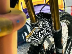 All-mountain-style All Mountain Style Forskærm – AMS X Montana Colors -Cykel Salgsbutik AMSXMontanaMudGuardinstalledonbike 1600x1200