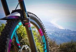 All-mountain-style All Mountain Style Forgaffel Beskyttelsfolie – Klar 10 All-mountain-style All Mountain Style Forgaffel Beskyttelsfolie – Klar -Cykel Salgsbutik Myrna AMS Fork Guard Clear copy 1800x1235